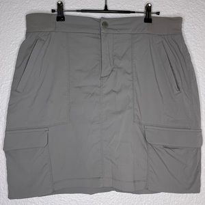 Athleta Trekkie Skort‎ Light Grey Size 14 Tall